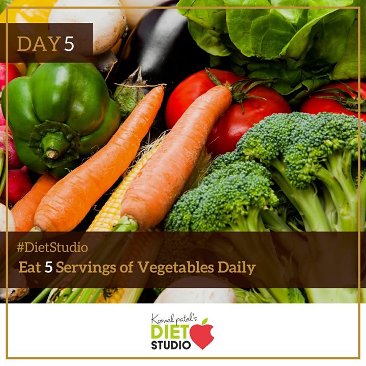 Eat your vegetables. It's likely heard whole life.
It is recommended to fill half of your plate with vegetables.
The importance of vegetables in our life are healthy eating and provide many nutrients which contribute the growth and maintenance of good health.
So try and include 5 serving of vegetables in form of salad, sabjis, soup, stir fries. For a healthy life.
#cleaneating #vegetables #benefits #seasonalfood #seasonaleating #winterfood #servings #greens #plate #komalpatel #nutrition #dietclinics #dietitian #nutritionist #ahmedabad #gujarat