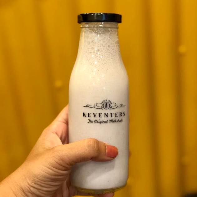 If we were asked to chose the flavour of shake it has to one which has almonds
Almond coffee rose 
Which is your favourite flavour 
#keventers #milkshake #almond