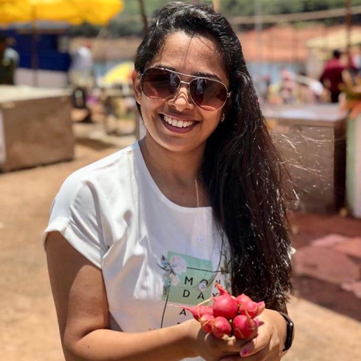 Don’t miss the chance to eat the local food 
Red raddish taste it with dash of lemon and salt with your meal. 
#localfood #raddish #vegetable #benefit #seasonal #komalpatel #traveldiaries