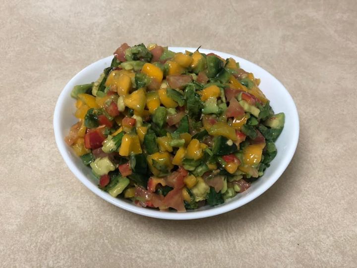 Last few days of mangoes and will wait for this fruit for the next season...
Tried this mango salsa.
You can have it with Khakra or with chips or even on bread to increase the nutritional value. 
#dietitianmeal #food #mangosalsa #mangoes #seasonalfruit #veggies #vitamins #minerals