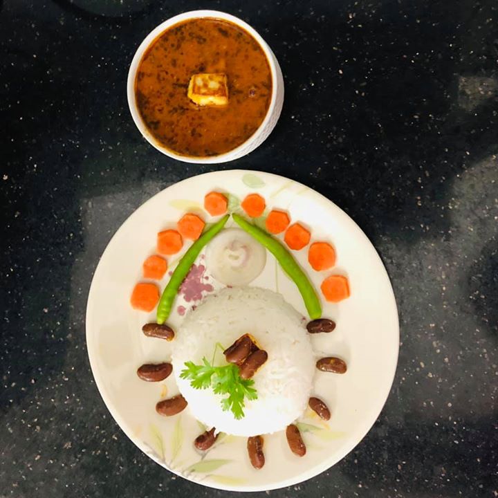 Rajmah love 
Rajmah chawal with some pan fried paneer (paneer) is for my stir fry salad but bhavya took some for his meal photograph😊
He is the one to decorate this plate... 😘😘

when kids get involved in cooking or serving that makes them attach to the food and helps them select right food for them.
#rajmahchawal #dinner
