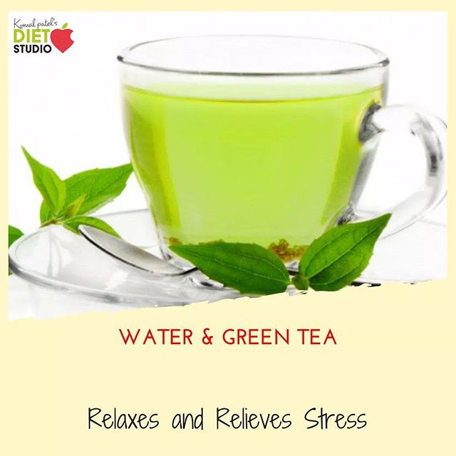 Add green tea to your daily hydration for fun and health.
#greentea #relaxes #overcomesstress #water #infusedwater #dietitian #komalpatel #dietclinic