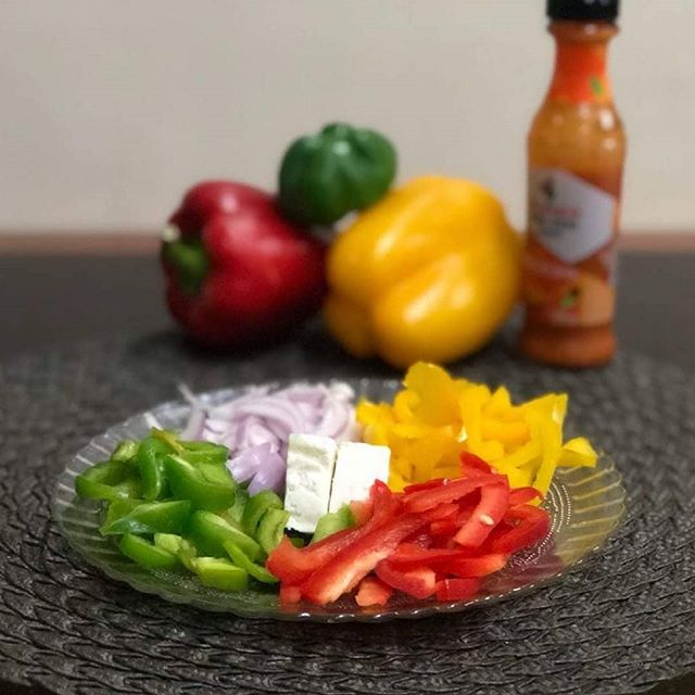 Dinner preparation.
Eating a variety of colored foods with every meal is vital for boosting maximum nutrition.
#colouredvegetables #eatarainbow #vegetables #phytochemicals #health #nutrition #habits #eatclean #eathealthy #goodfood #goodvibes #healthybody #dinneroptions