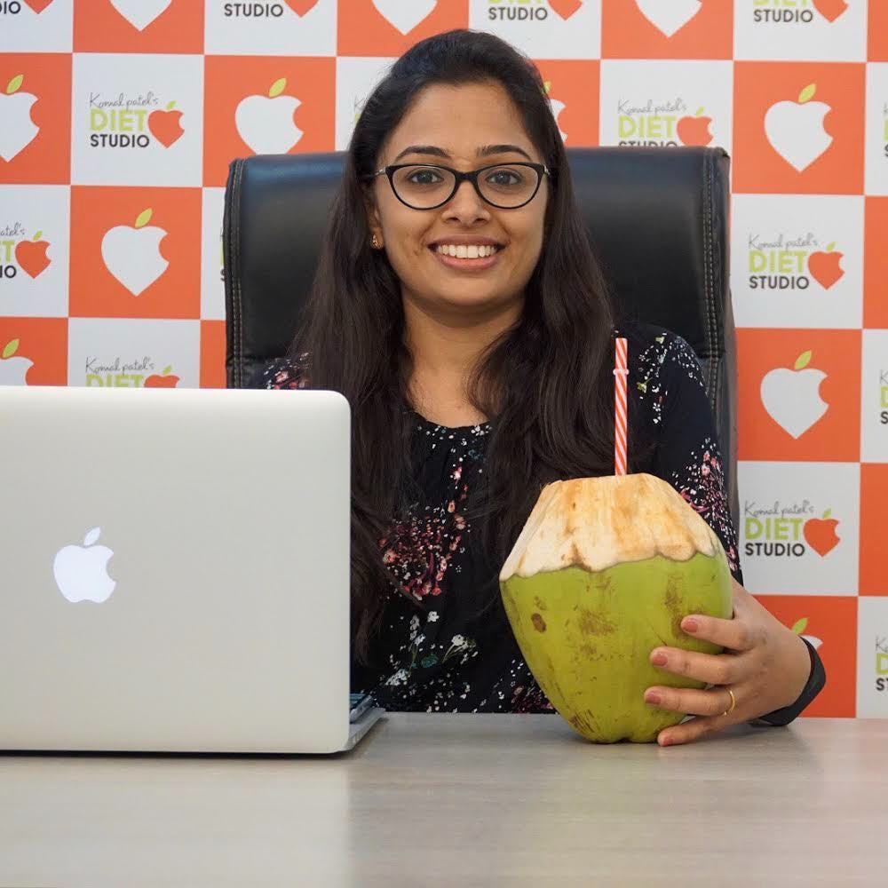 #coconutwater #nariyalpani 
Break at work.....
Energy drink rich in electrolytes and natural sugars makes you fresh and energetic..
Replace your carbonated beverages with this nourished water...
#coconut #energydrink #drinks #electrolytes #nourish #coconutwater
