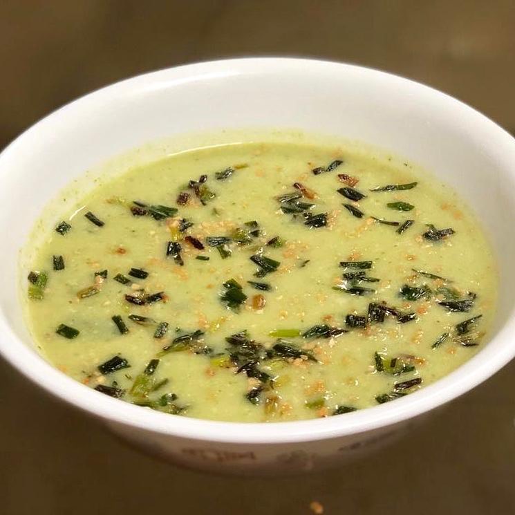 Back to basics 
Back to daily dose of nutrition and eating clean after my holidays 
Broccoli soup with some ghee roasted green garlic...
#soup #healthysoup #brocoolli #broccolisoup #cleaneating #healthyeating
