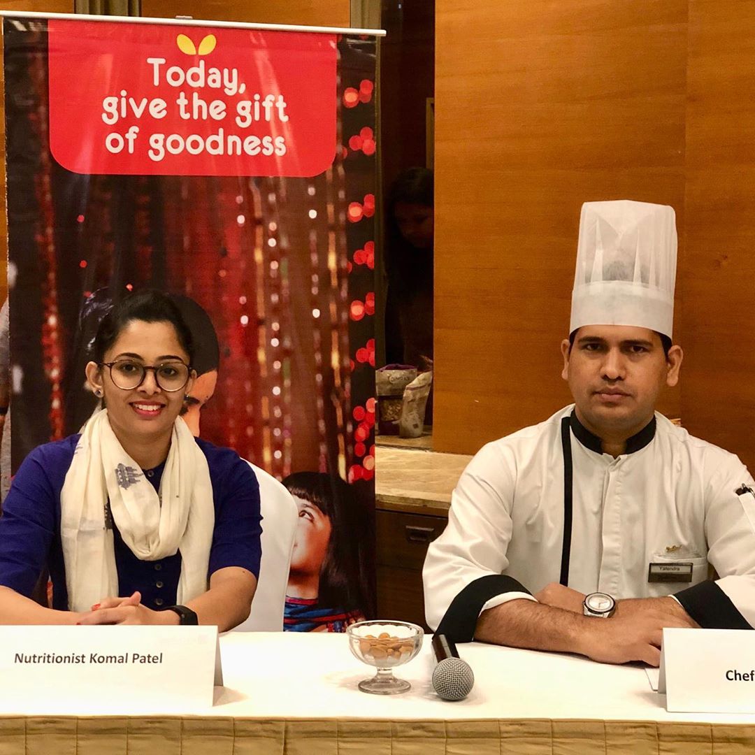 Had a cookout session with almond board of California.
The contestants made very innovative recipes with almonds..
#almondboardofcalifornia #almonds #recipes #competition #komalpatel #nutrition