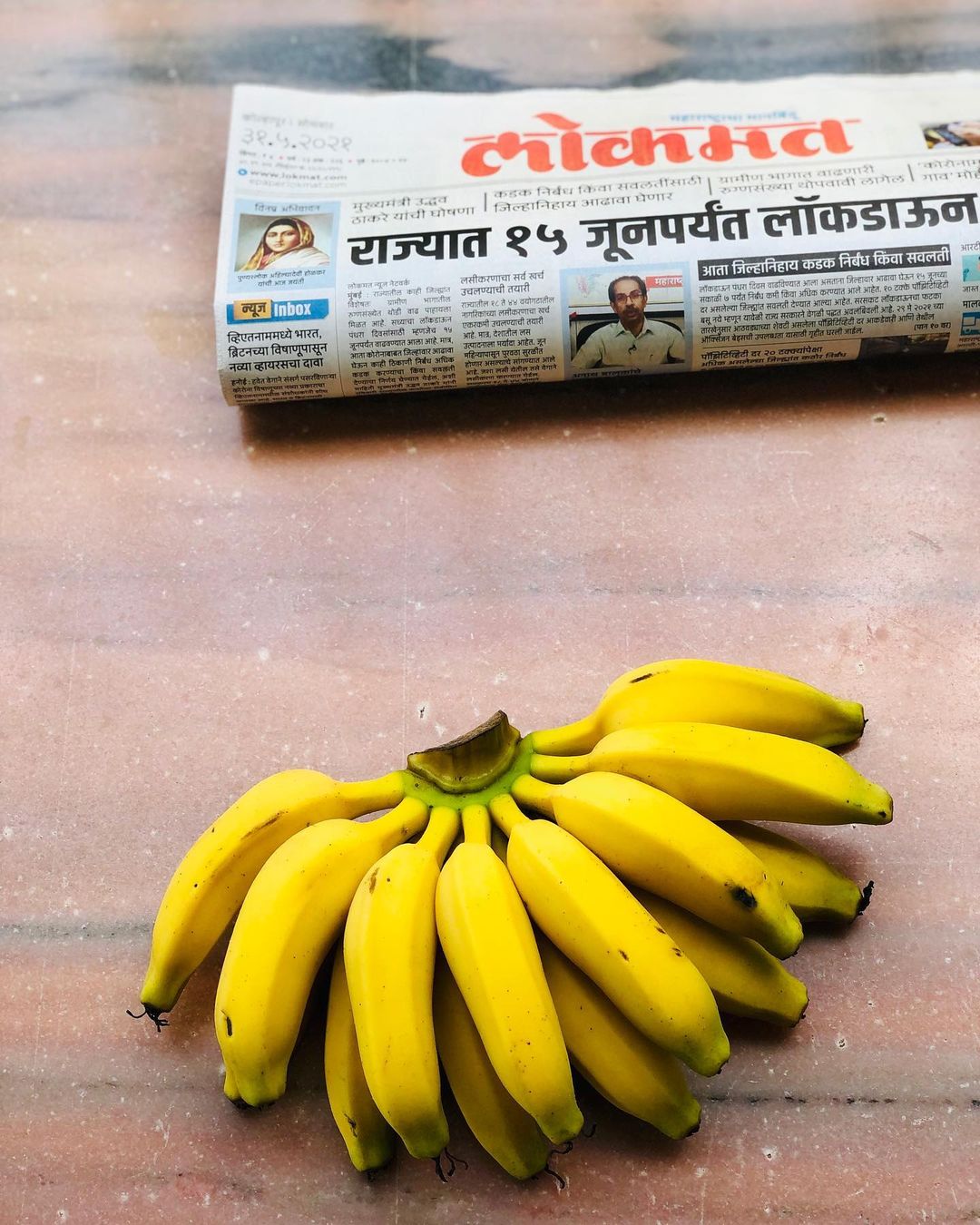 Relishing the Marathi newspaper and Elaichi Banana combo one last time before returning home ........

We generally savour the big, yellow and slightly ripe bananas; however, you may have come across tiny and dwarf sized bananas that are sweeter. This variety is known as Elaichi Banana

These small bananas are rich in Vitamin C and full of potassium which makes it an ideal post-workout snack. they are good source of carbohydrates – the good ones. Locally produced elaichi bananas tend to be more nutritious and delicious.
#elaichibanana #seasonalfruit #banana #localfood #thinklocal #eatlocal