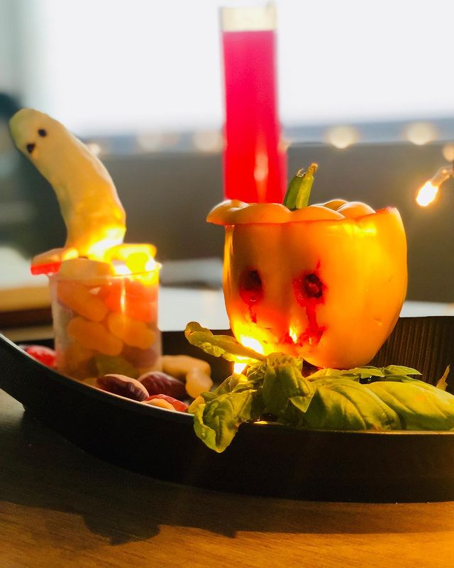 On October’s final day, ghosts and goblins come to play on my kitchens’ aisle,
What thy needn’t know is thy not alone,
Dr. Health is on his way.. 

#halloween #hallowenfood #komalpatel #dietstudio #ghosts #sorrynotscary