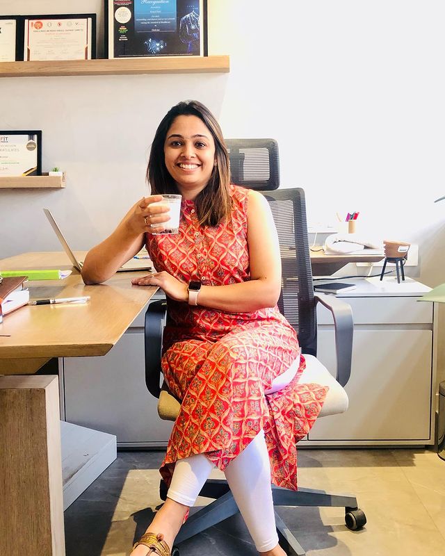 Because hydration zaruri hai…..

Cooling refreshing drinks for summer days.

A glass of buttermilk after lunch for my healthy gut. 

What is your refreshing summer drink? 

#buttermilk #komalpatel #dietitian #dietitianrecommends #healthydrink #summerdrink #hydration #refreshingdrink #nutrition #nutrionist #healthysummer #guthealth #goodfood #eathealthy #weightlosstips