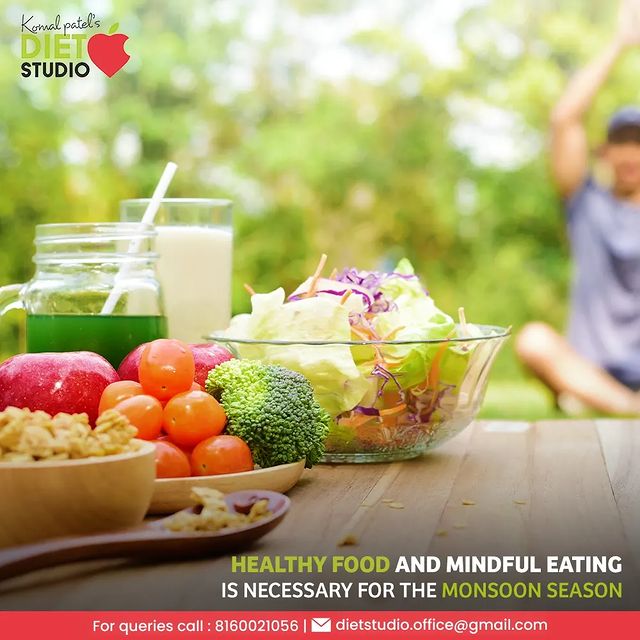 The immune system, during the monsoon, could be boosted through mindful eating habits, working out, and being hydrated. Healthy food and mindful eating are necessary to stay healthy during the monsoon season. 

#Monsoon #TipsforMonsoon #HealthyStomach #DtKomalPatel #Fitness #MindfulDiet #MindfulEating